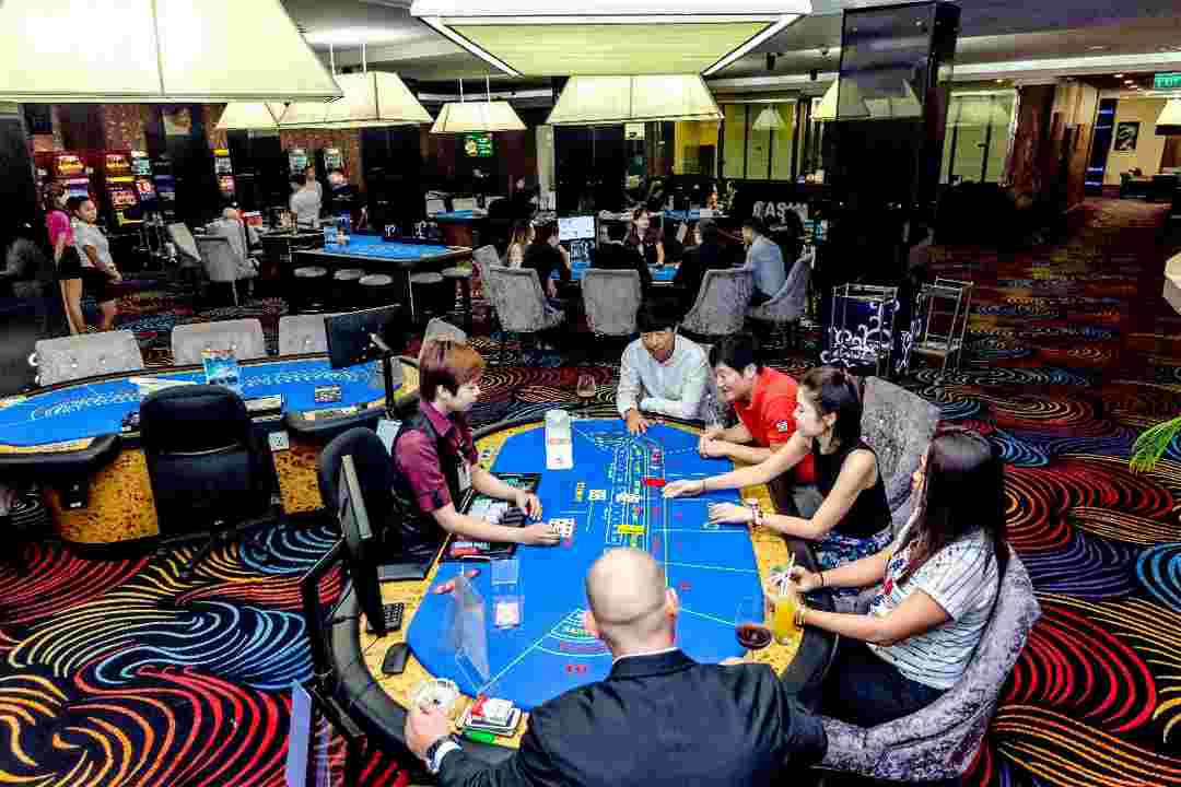 Trò chơi bài cào thích hợp cho người chơi mới tại sòng Queenco Casino